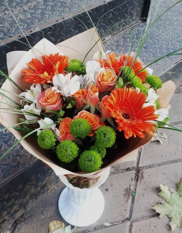Букет цветов из: Герберы, Хризантемы, Альстромерии и Розы в Розе Челябинской области