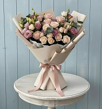 Букет цветов из:  Розы и Лизиантусы в Розе Челябинской области