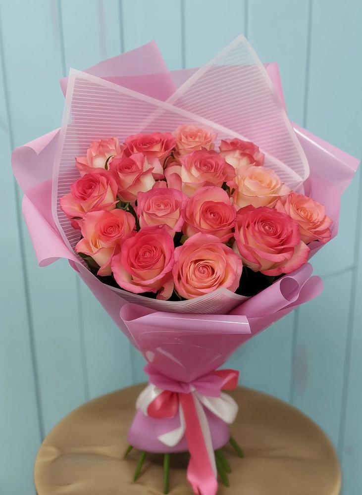 Букет 15 Розовых роз Равель в Розе Челябинской области