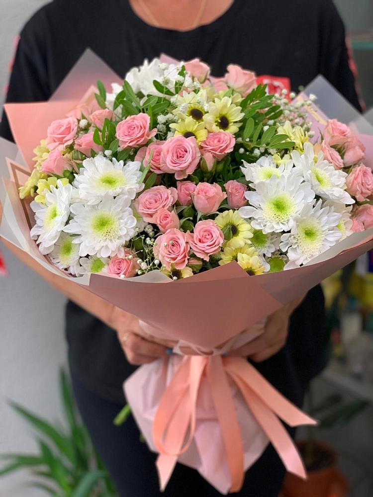 Букет цветов из: Розы и Хризантемы в Розе Челябинской области