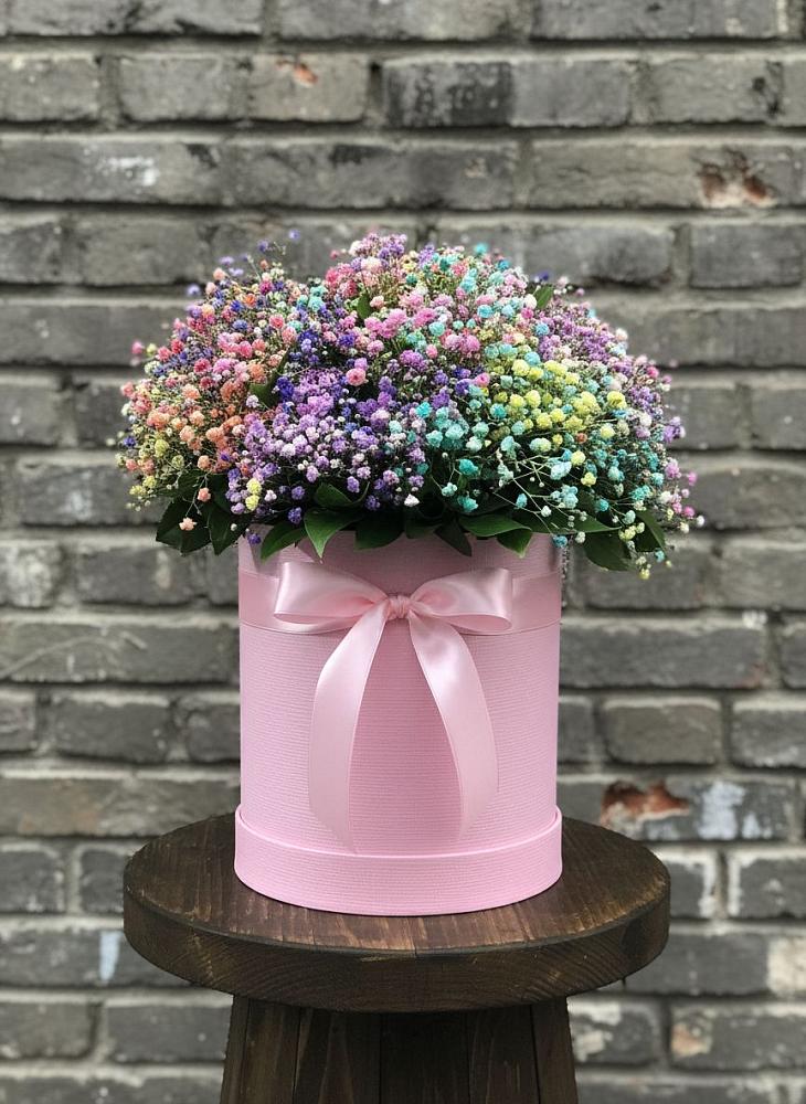 Цветочная композиция из Гипсофила и Розы в шляпной коробке в Розе Челябинской области