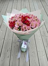 Букет цветов из:  Альстромерии в Розе Челябинской области