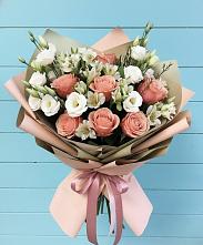Букет цветов из:  Розы, Альстромерии и Лизиантусы в Розе Челябинской области