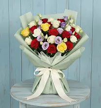Букет цветов из:  Розы в Розе Челябинской области