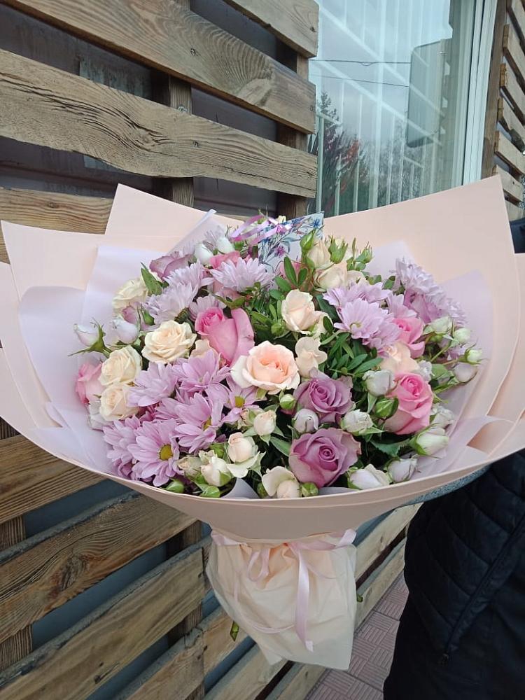 Букет цветов из: Розы и Хризантемы в Розе Челябинской области