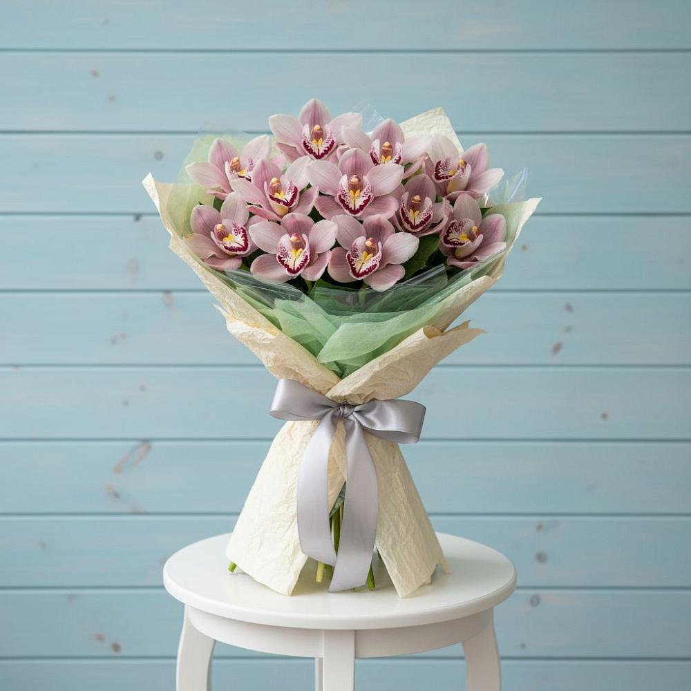 Букет цветов из: Орхидеи и Розы в Розе Челябинской области