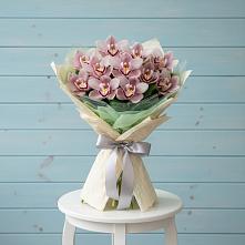 Букет цветов из:  Орхидеи и Розы в Розе Челябинской области