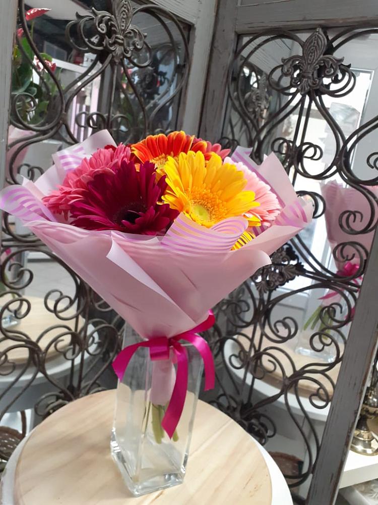 Букет цветов из: Герберы в Розе Челябинской области