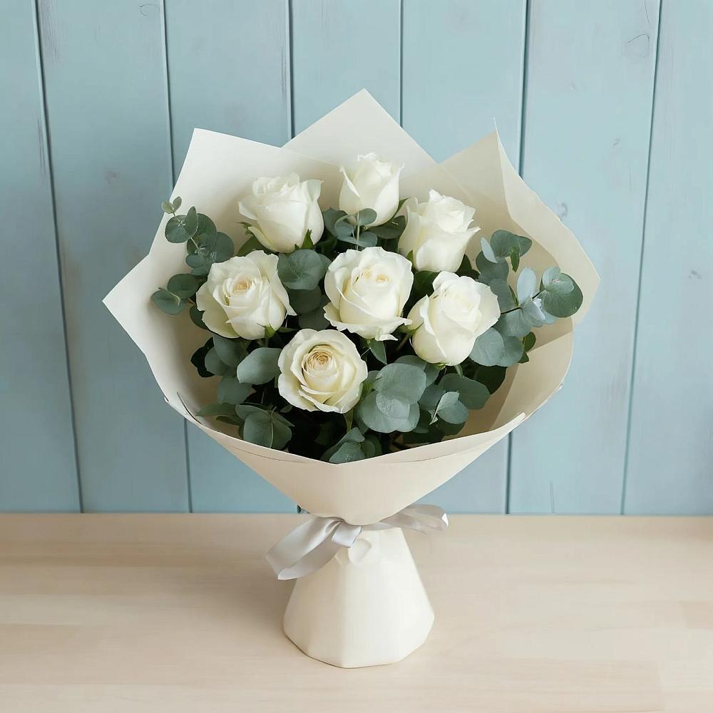 Букет Белые розы в Эвкалипте в Розе Челябинской области