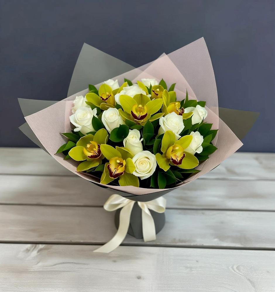 Букет цветов из: Орхидеи и Розы в Розе Челябинской области