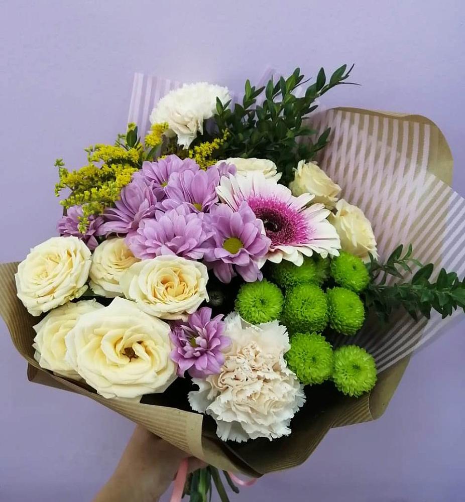 Букет цветов из: Хризантемы, Розы, Гвоздики и Герберы в Розе Челябинской области