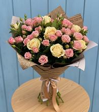Букет цветов из:  Розы в Розе Челябинской области