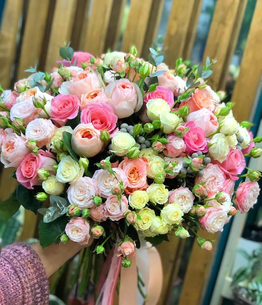 Букет цветов из: Розы в Розе Челябинской области