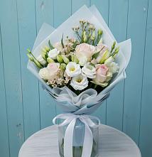 Букет цветов из:  Розы и Лизиантусы в Розе Челябинской области