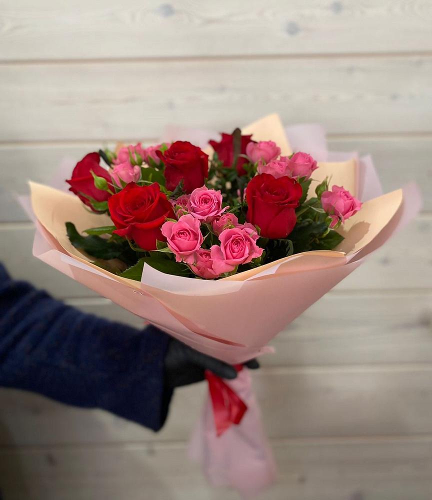 Букет цветов из: Розы в Розе Челябинской области