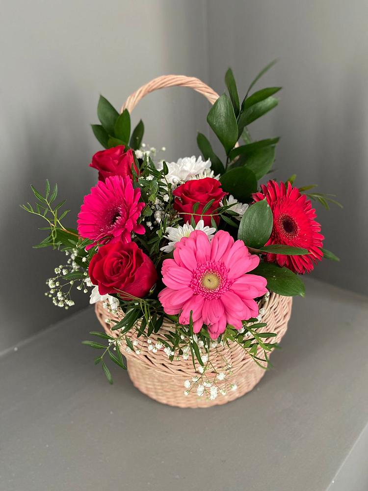 Цветочная композиция из Розы, Хризантемы и Герберы в корзине в Розе Челябинской области