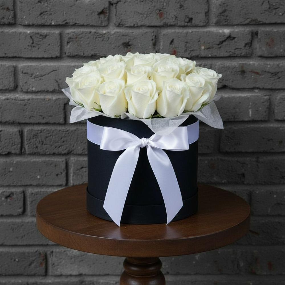 Цветочная композиция из Розы в шляпной коробке в Розе Челябинской области