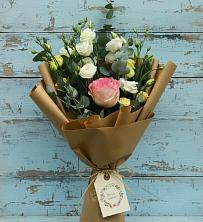 Букет цветов из:  Розы и Лизиантусы в Розе Челябинской области