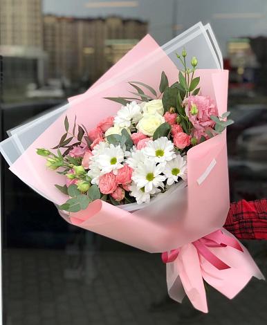 Букет цветов из: Розы, Лизиантусы и Хризантемы в Розе Челябинской области