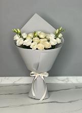 Букет цветов из:  Розы и Лизиантусы в Розе Челябинской области